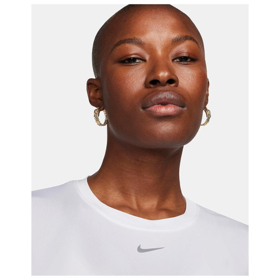 Nike Γυναικεία κοντομάνικη μπλούζα One Classic Dri-FIT Nike Γυναικεία κοντομάνικη μπλούζα One Classic Dri-FIT